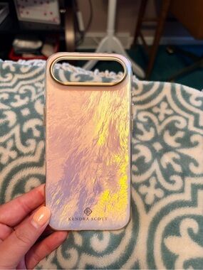 Kendra Scott Iridescent Pink & Gold Phone Case